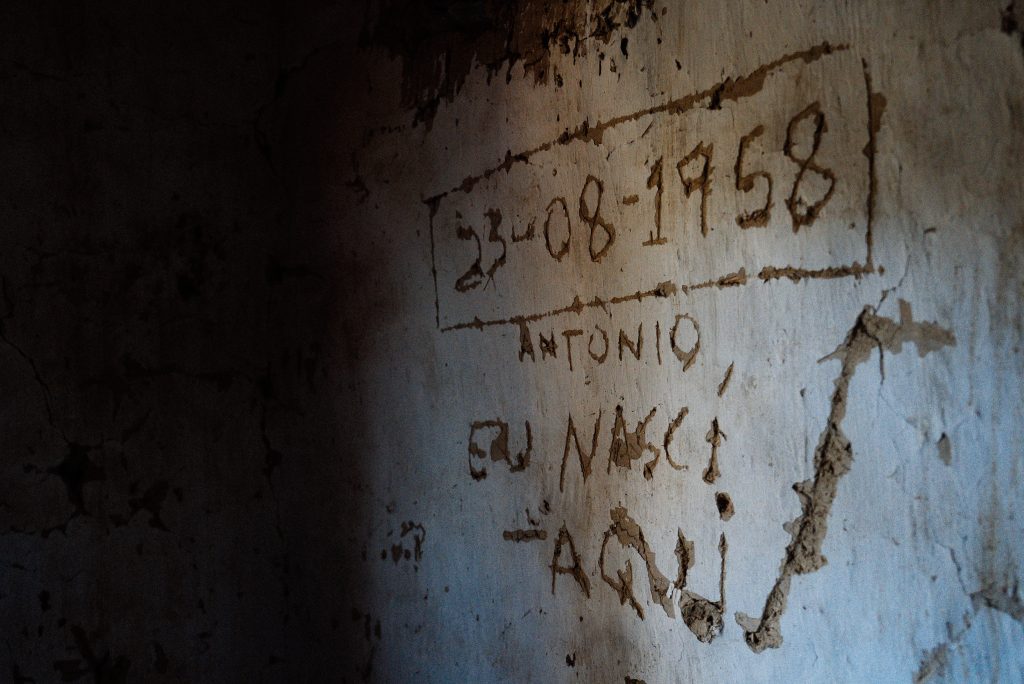 Inscrição na parede da Curralada