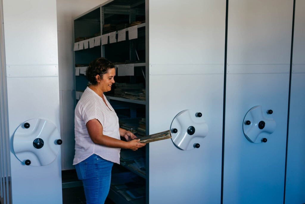 Sara no Centro de Documentação de Mina de São Domingos