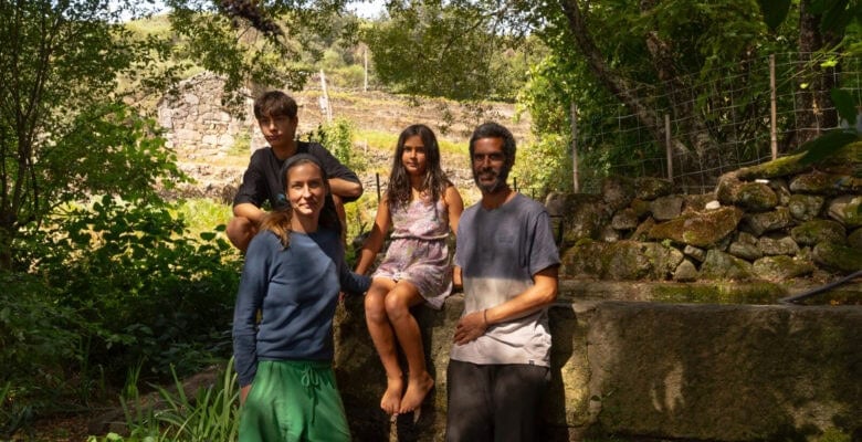 Yassine Benderra, Joana Costa e os filhos