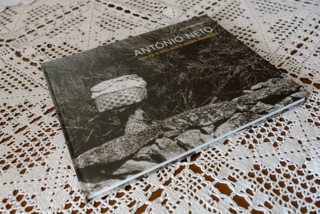 Capa do livro Soajo: O pão que a serra amassou, de António Neto