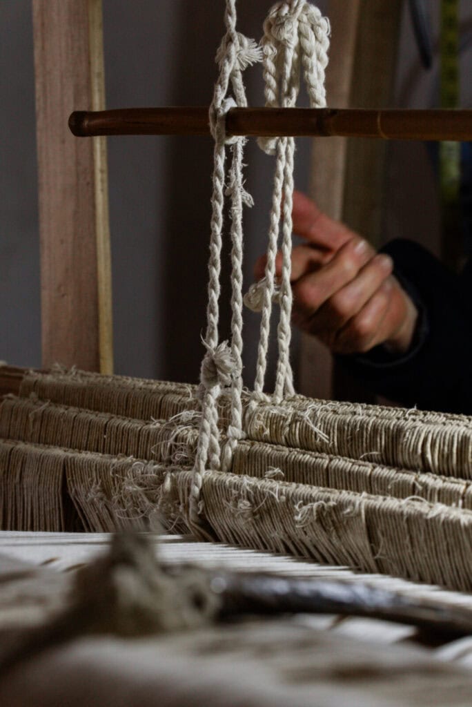 Benvinda Isidoro no tear