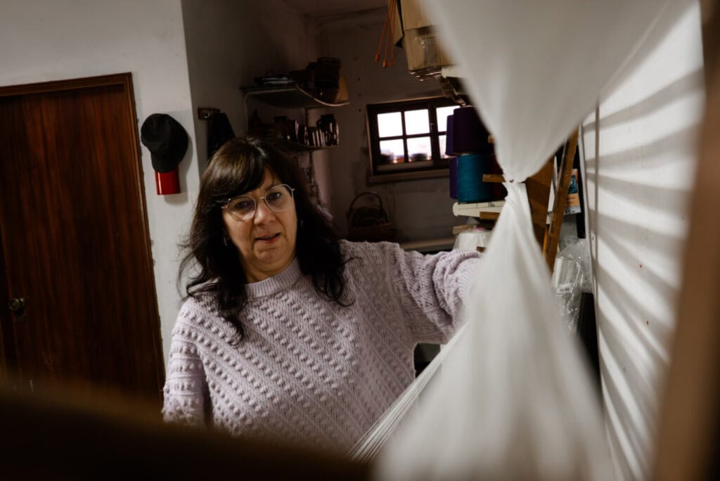 Cristina Fachada a urdir a teia