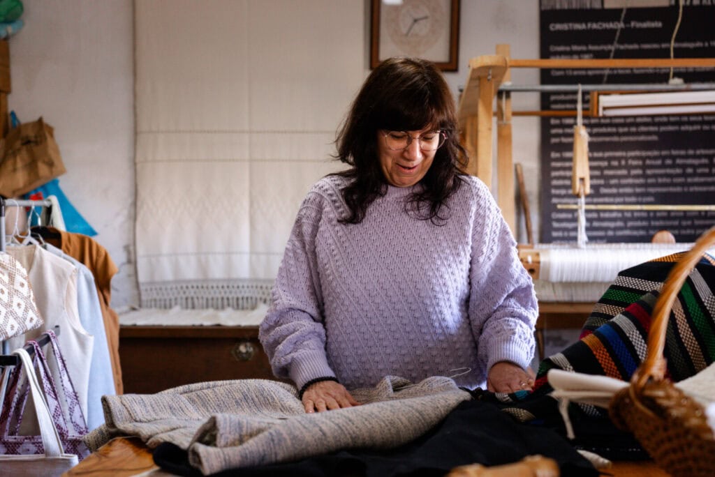 Cristina Fachada no seu atelier em Almalaguês